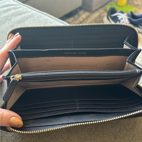 Micheal Kors Navy Blue Wallet - Authentic - Picture 5 of 5